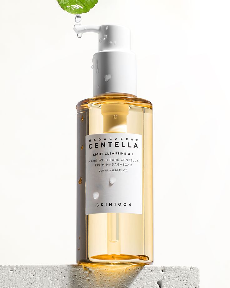 MADAGASCAR CENTELLA LIGHT CLEANSING OIL 200 ML